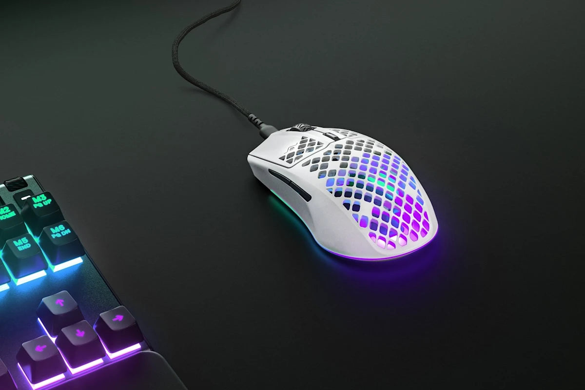 Souris de jeu filaire ultra-légère en nid d'abeille